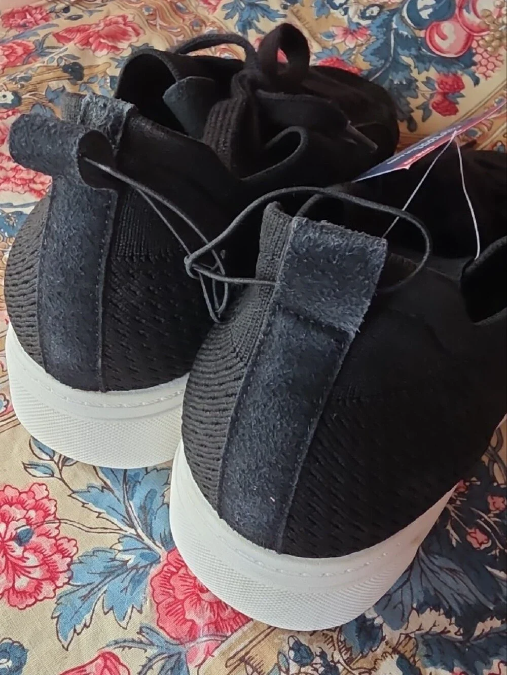 White Mountain Womens  Black Knit Lace-Up Sneakers with White Soles